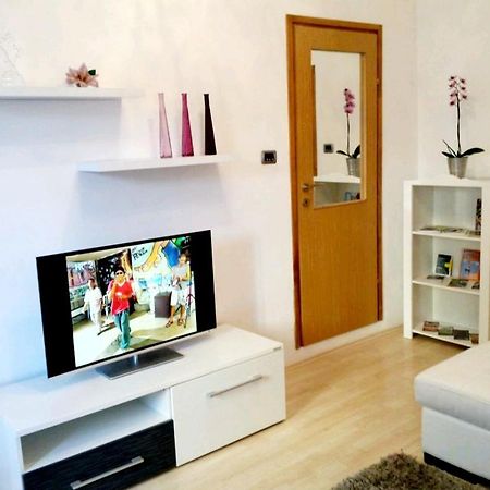 Apartment Ory Near The City Center With Free Parking Pula Buitenkant foto