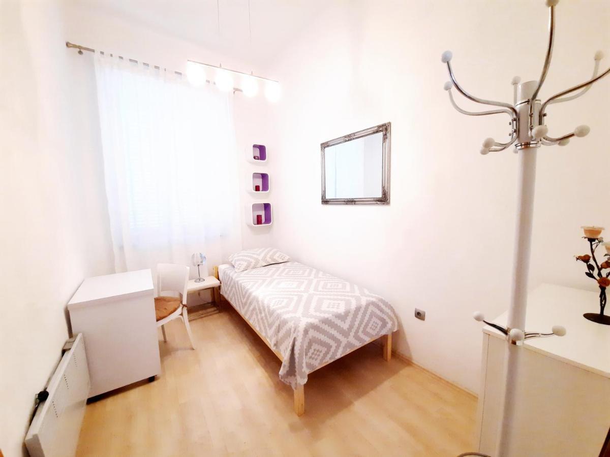 Apartment Ory Near The City Center With Free Parking Pula Buitenkant foto