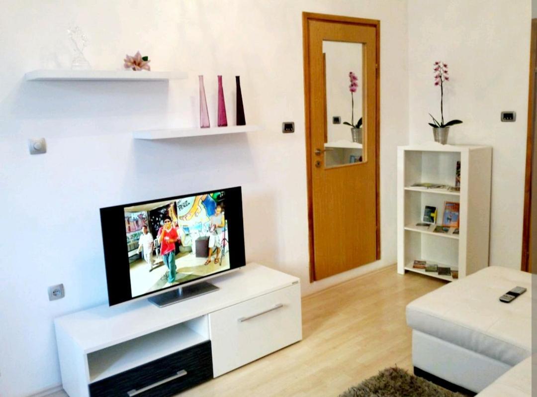 Apartment Ory Near The City Center With Free Parking Pula Buitenkant foto